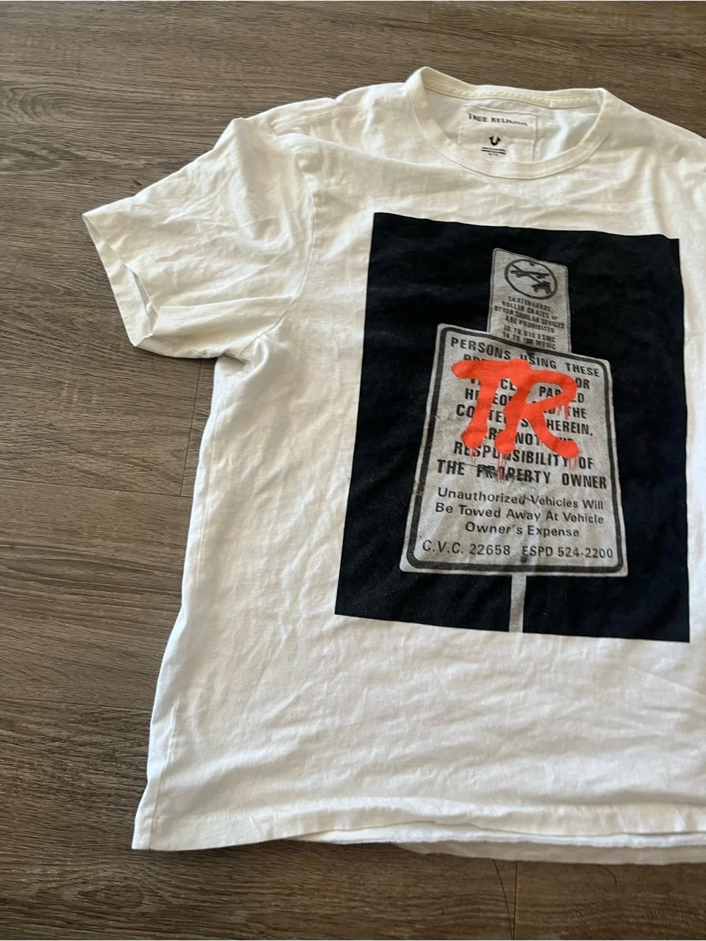 True Religion Shirt Mens XXL White Tow Away Sign TR Graffiti Graphic T Shirt